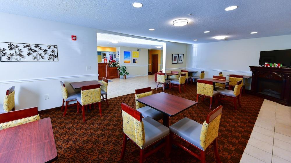 Days Inn By Wyndham Greensboro Nc Dış mekan fotoğraf
