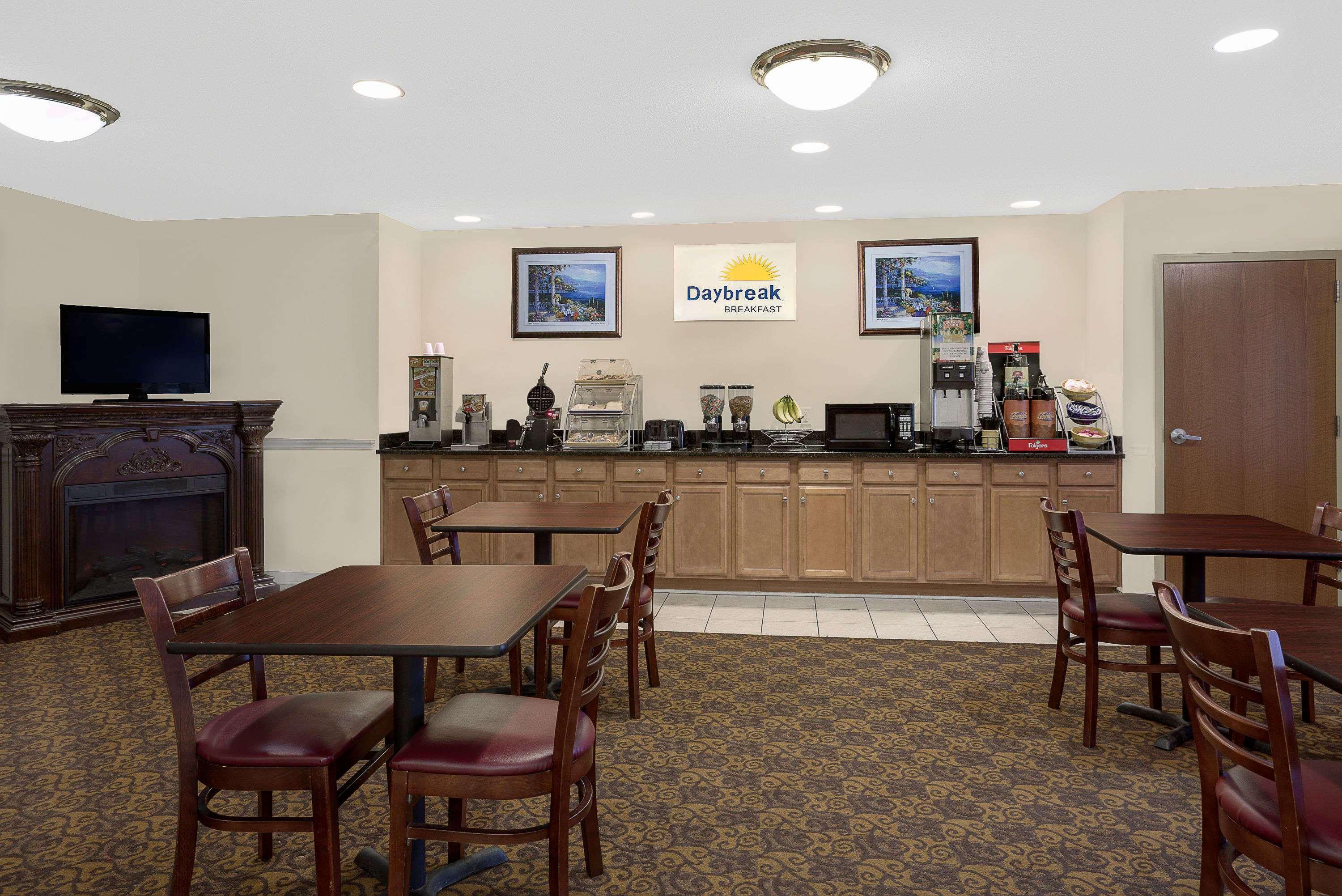 Days Inn By Wyndham Greensboro Nc Dış mekan fotoğraf
